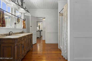 Southern Charm Meets Coastal Living - Just two Blocks from the - photo 21
