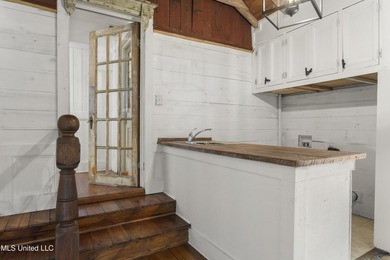 Southern Charm Meets Coastal Living - Just two Blocks from the - photo 36