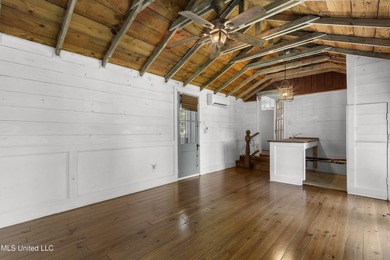Southern Charm Meets Coastal Living - Just two Blocks from the - photo 39