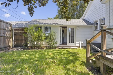 Southern Charm Meets Coastal Living - Just two Blocks from the - photo 40