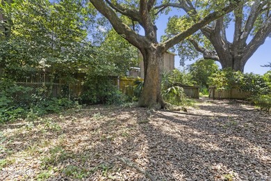 Southern Charm Meets Coastal Living - Just two Blocks from the - photo 46