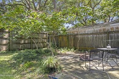 Southern Charm Meets Coastal Living - Just two Blocks from the - photo 47