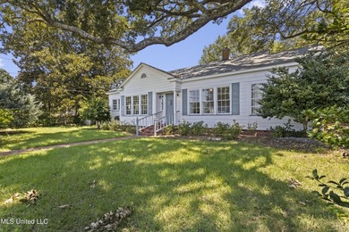 Southern Charm Meets Coastal Living - Just two Blocks from the - photo 57