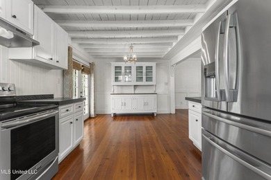 Southern Charm Meets Coastal Living - Just two Blocks from the - photo 59