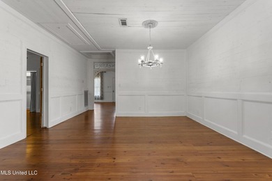 Southern Charm Meets Coastal Living - Just two Blocks from the - photo 60