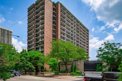 Lake Home For Sale in Chicago, Illinois
