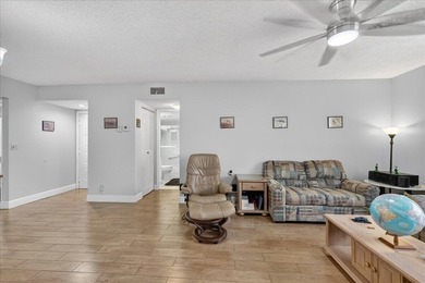 Beautifully updated 2BR/2BA first-floor condo in the 55+ - photo 5