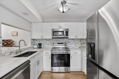 Beautifully updated 2BR/2BA first-floor condo in the 55+ - photo 9