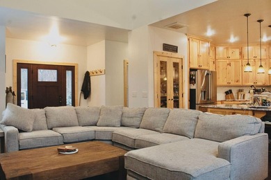 Stunning Craftsman-Style Home on beautiful acreage with - photo 4