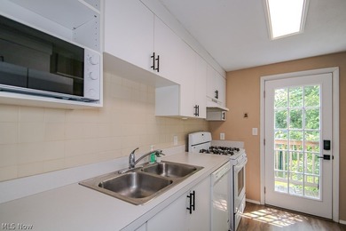 Resort-style living in a beautiful lake community! Enjoy all - photo 14