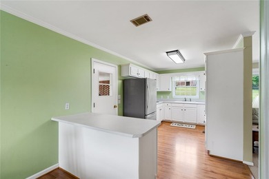 NO HOA! LAKE HARTWELL INTERIOR HOME WITH PUBLIC BOAT RAMP LESS - photo 15