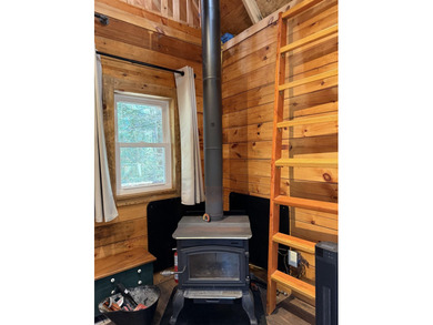 MOTIVATED SELLERS ~ WELCOME TO YOUR NEW OASIS! This beautiful - photo 17