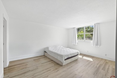 Discover this 2-bedroom, 2-bathroom condominium in the - photo 18