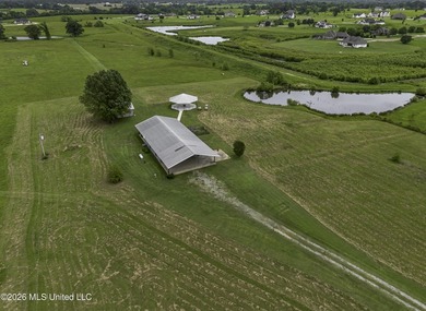 Awesome 2BR/2BA Barndominum with 5,635 total sq ft under roof on - photo 19
