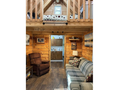 MOTIVATED SELLERS ~ WELCOME TO YOUR NEW OASIS! This beautiful - photo 21