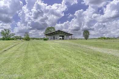 Awesome 2BR/2BA Barndominum with 5,635 total sq ft under roof on - photo 25