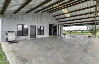 Awesome 2BR/2BA Barndominum with 5,635 total sq ft under roof on - photo 28