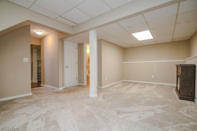 Resort-style living in a beautiful lake community! Enjoy all - photo 32