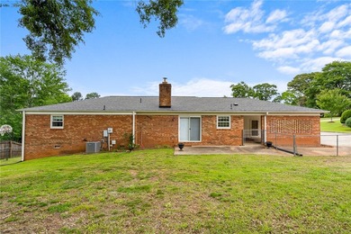 NO HOA! LAKE HARTWELL INTERIOR HOME WITH PUBLIC BOAT RAMP LESS - photo 33