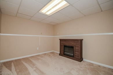 Resort-style living in a beautiful lake community! Enjoy all - photo 34