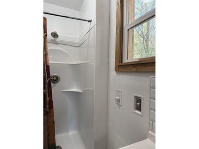 MOTIVATED SELLERS ~ WELCOME TO YOUR NEW OASIS! This beautiful - photo 36