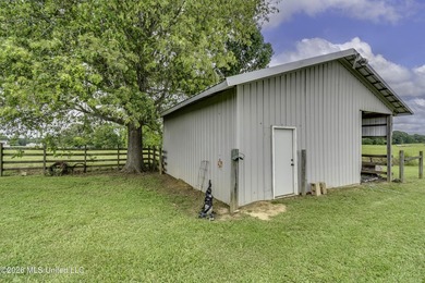 Awesome 2BR/2BA Barndominum with 5,635 total sq ft under roof on - photo 38