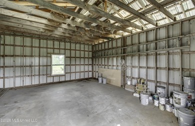 Awesome 2BR/2BA Barndominum with 5,635 total sq ft under roof on - photo 39