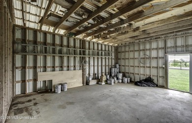 Awesome 2BR/2BA Barndominum with 5,635 total sq ft under roof on - photo 40