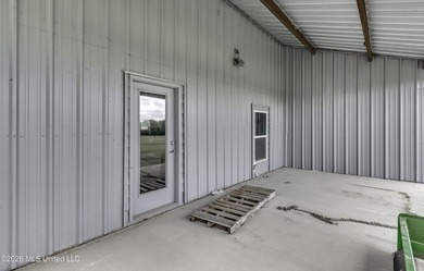 Awesome 2BR/2BA Barndominum with 5,635 total sq ft under roof on - photo 44