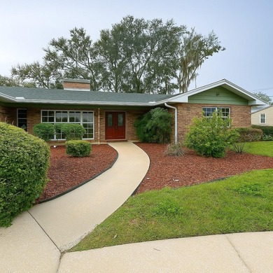 Lake Weir Home For Sale in Summerfield Florida