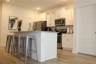 Price Improvement! Very well-maintained beautiful water view - photo 3