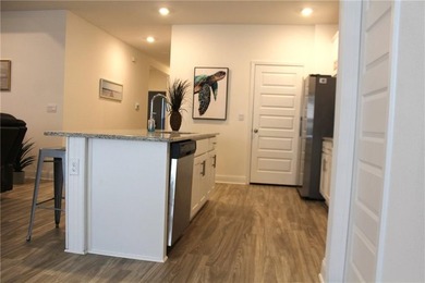 Price Improvement! Very well-maintained beautiful water view - photo 4