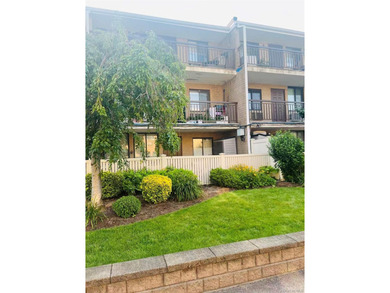 Immaculate modern condo featuring 3 bedrooms and 2 full - photo 13