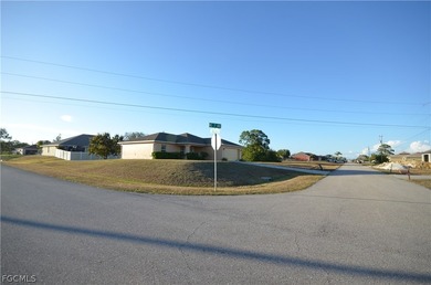 Fresh Water Canal with Seawall! Great location close to shopping - photo 7
