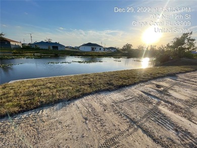 Fresh Water Canal with Seawall! Great location close to shopping - photo 8