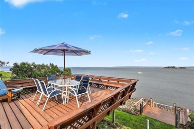 Welcome to your waterfront retreat on stunning Narragansett Bay - photo 4
