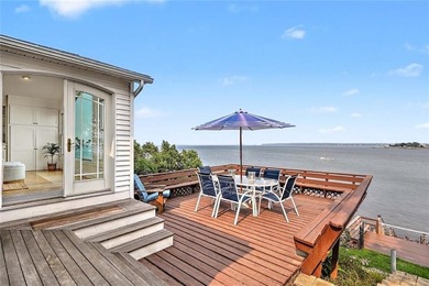 Welcome to your waterfront retreat on stunning Narragansett Bay - photo 5