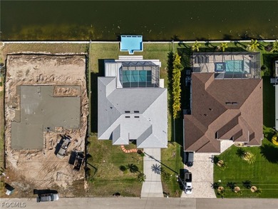 Large Waterfront Pool Home seeks new owner! This 4-bedroom - photo 10