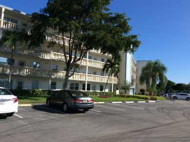 Lake Condo For Sale in Boca Raton, Florida
