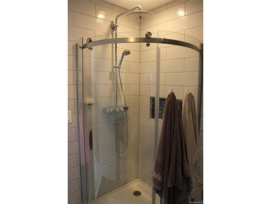 This fully renovated, 4-bedroom, 3-bathroom Colonial merges - photo 28