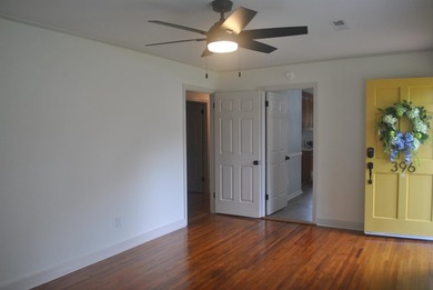 Welcome home to this charming 3-bedroom, 1-bath home in the - photo 7