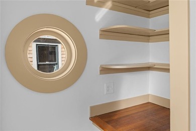 Location is everything in Newport and this unit puts you right - photo 9