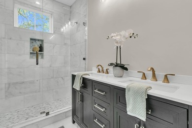 NEW CONSTRUCTION- Welcome to 9 Lapps Court, your Dream Home in - photo 7