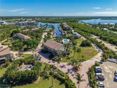 Welcome to your slice of paradise on beautiful Jug Creek, where - photo 4