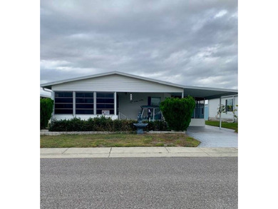 (private lake, pond, creek) Home For Sale in Zephyrhills Florida