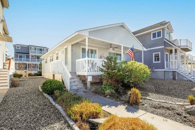 Outstanding Bay Views! Classic Avalon opportunity just blocks - photo 11