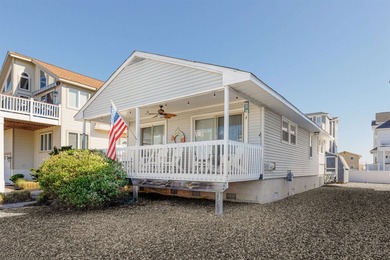 Outstanding Bay Views! Classic Avalon opportunity just blocks - photo 12