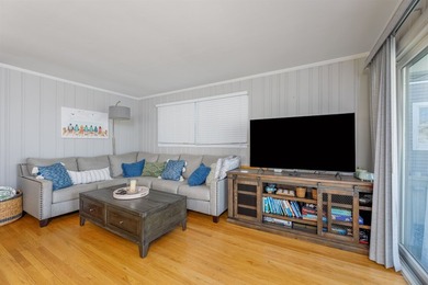 Outstanding Bay Views! Classic Avalon opportunity just blocks - photo 18