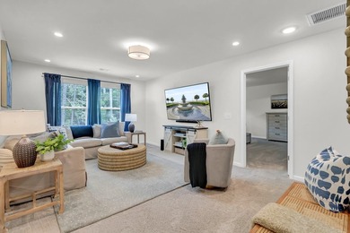Beautifully maintained and showing like new, this home offers - photo 20