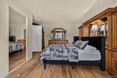 Discover the possibilities in this spacious 4-bedroom - photo 20
